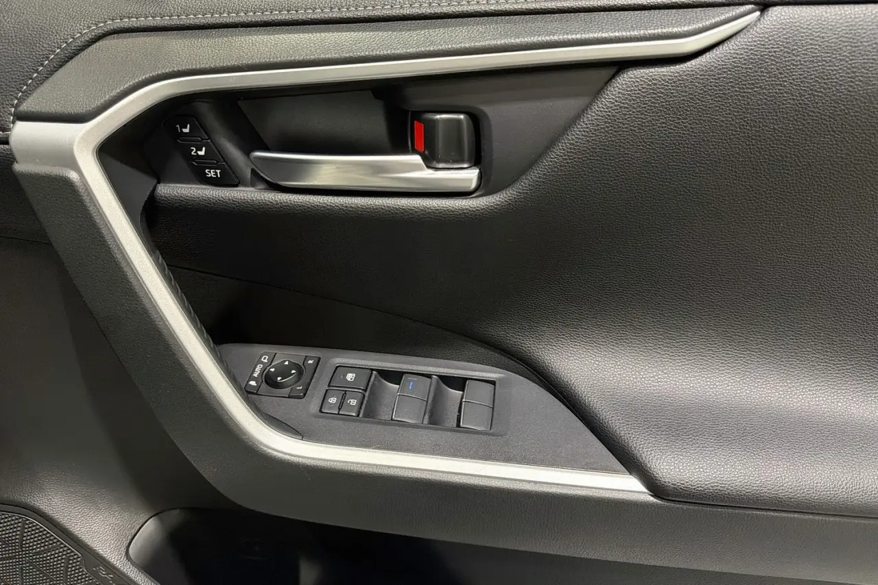 2021 Toyota RAV4 Gallery Image 24