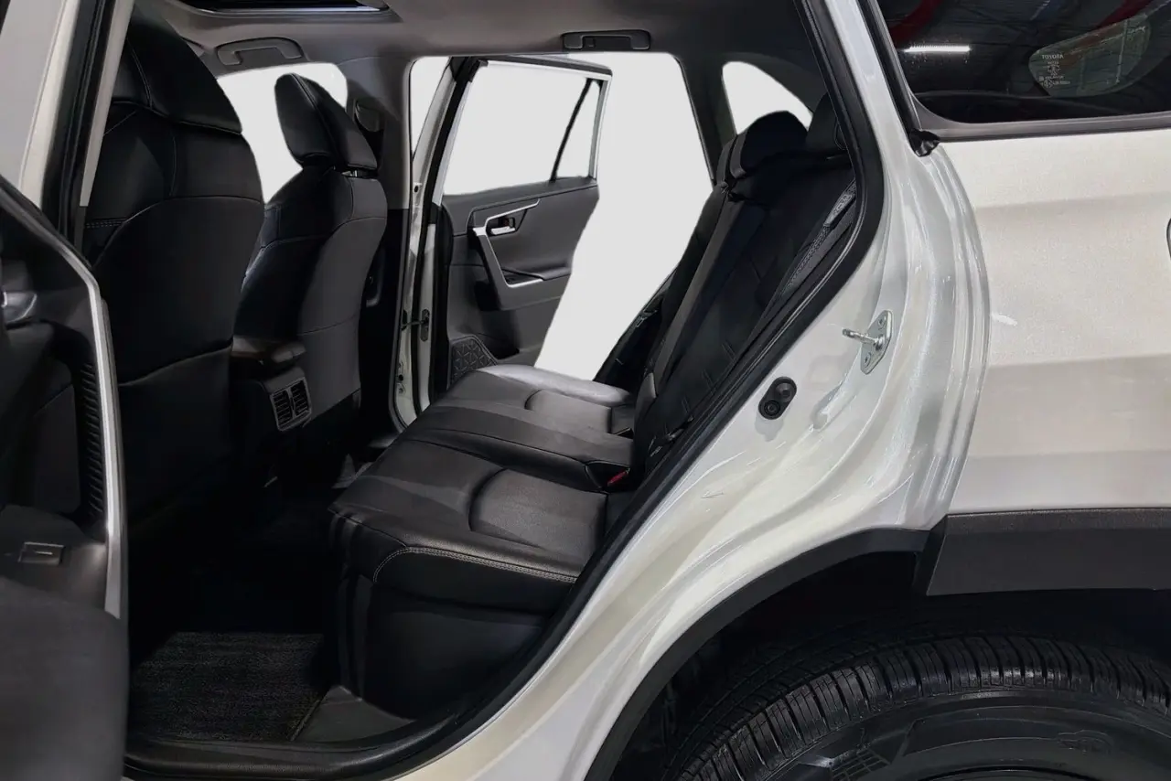 2021 Toyota RAV4 Gallery Image 26