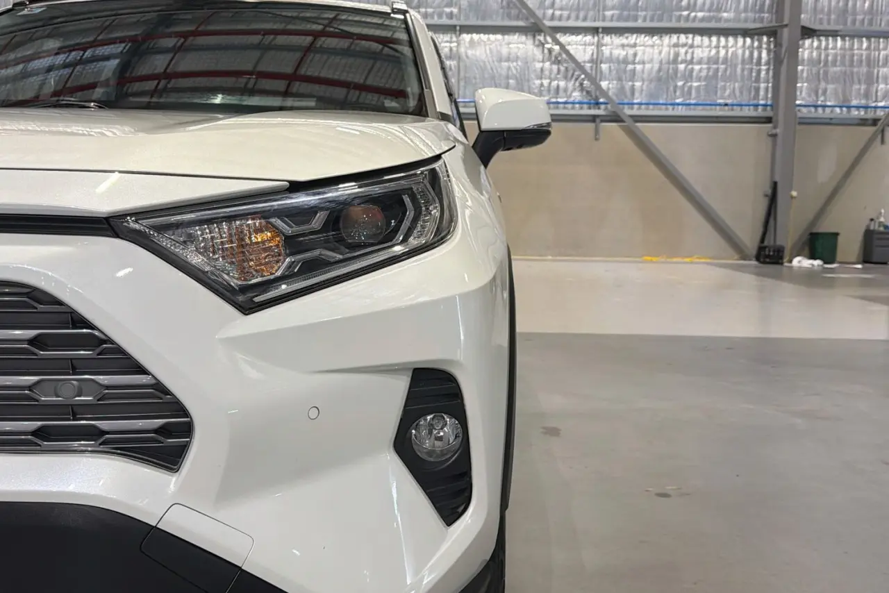 2021 Toyota RAV4 Gallery Image 3
