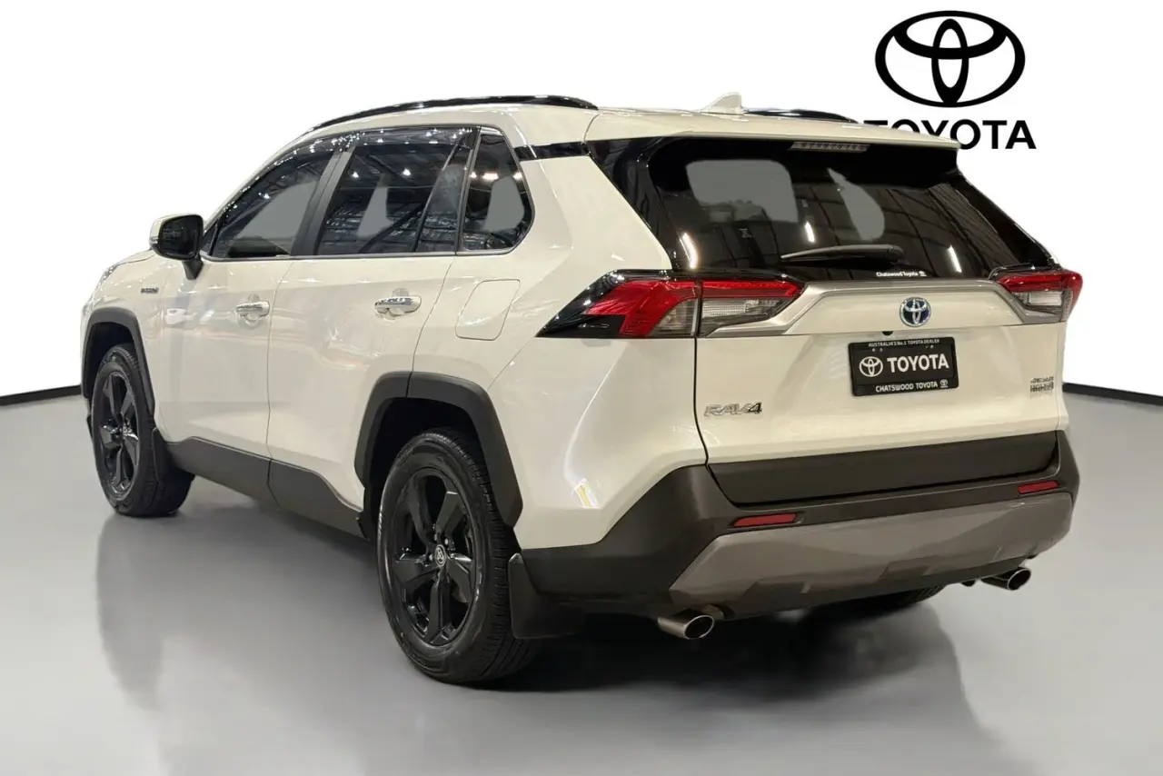 2021 Toyota RAV4 Gallery Image 6