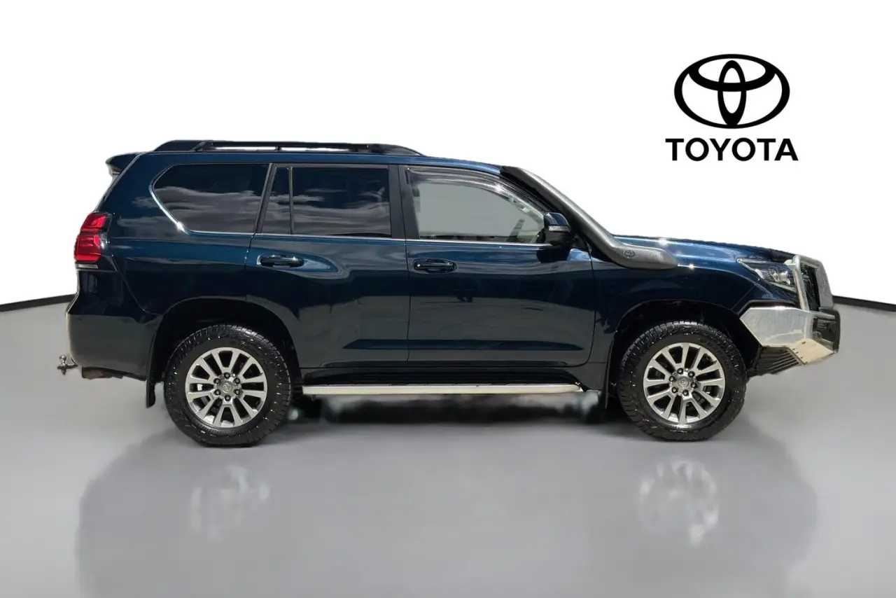 2021 Toyota Landcruiser Prado Gallery Image 11