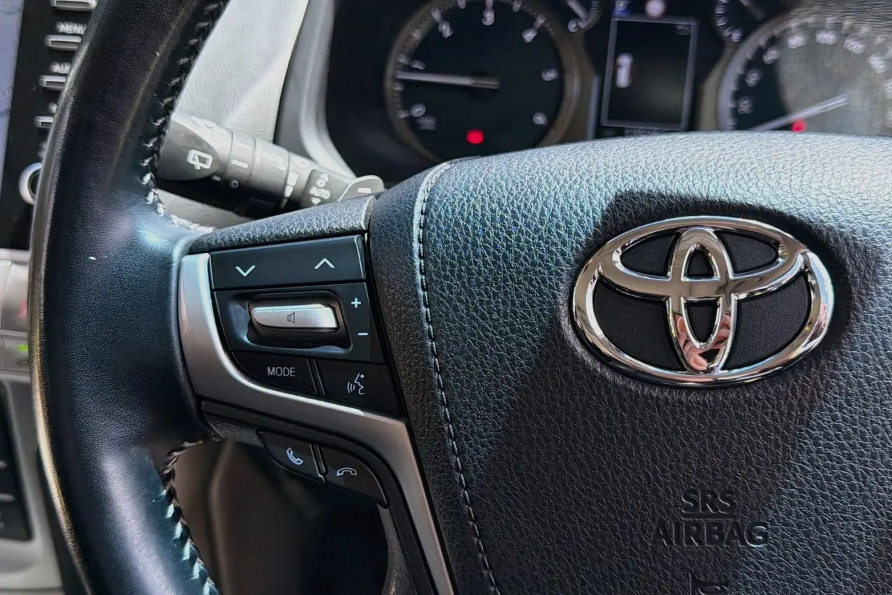 2021 Toyota Landcruiser Prado Gallery Image 19