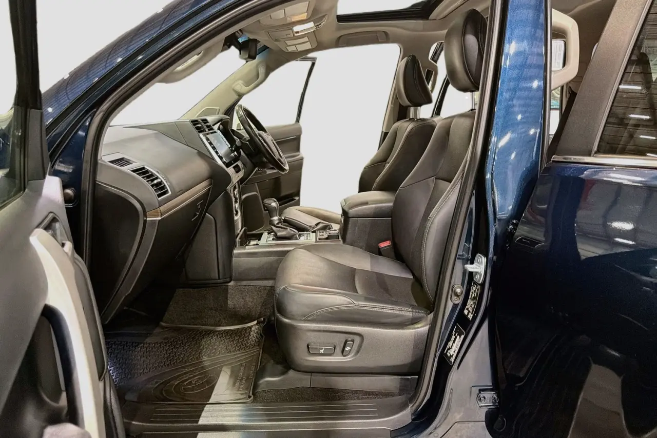 2021 Toyota Landcruiser Prado Gallery Image 25