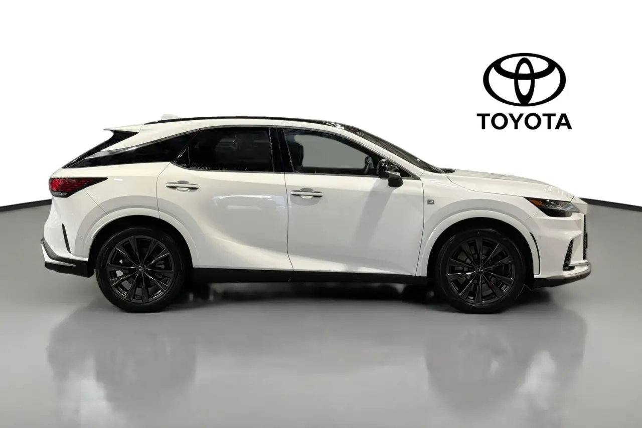 2023 Lexus RX Gallery Image 11