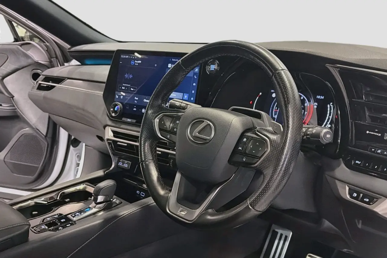 2023 Lexus RX Gallery Image 14