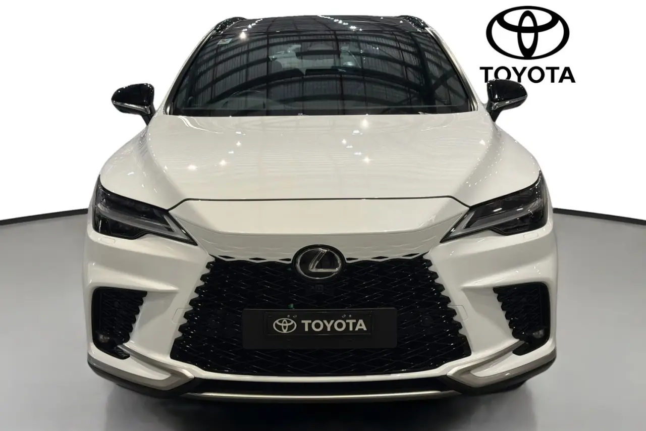 2023 Lexus RX Gallery Image 2