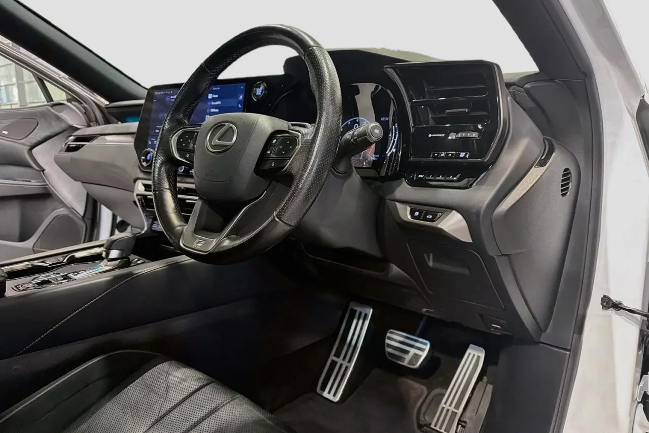 2023 Lexus RX Gallery Image 23