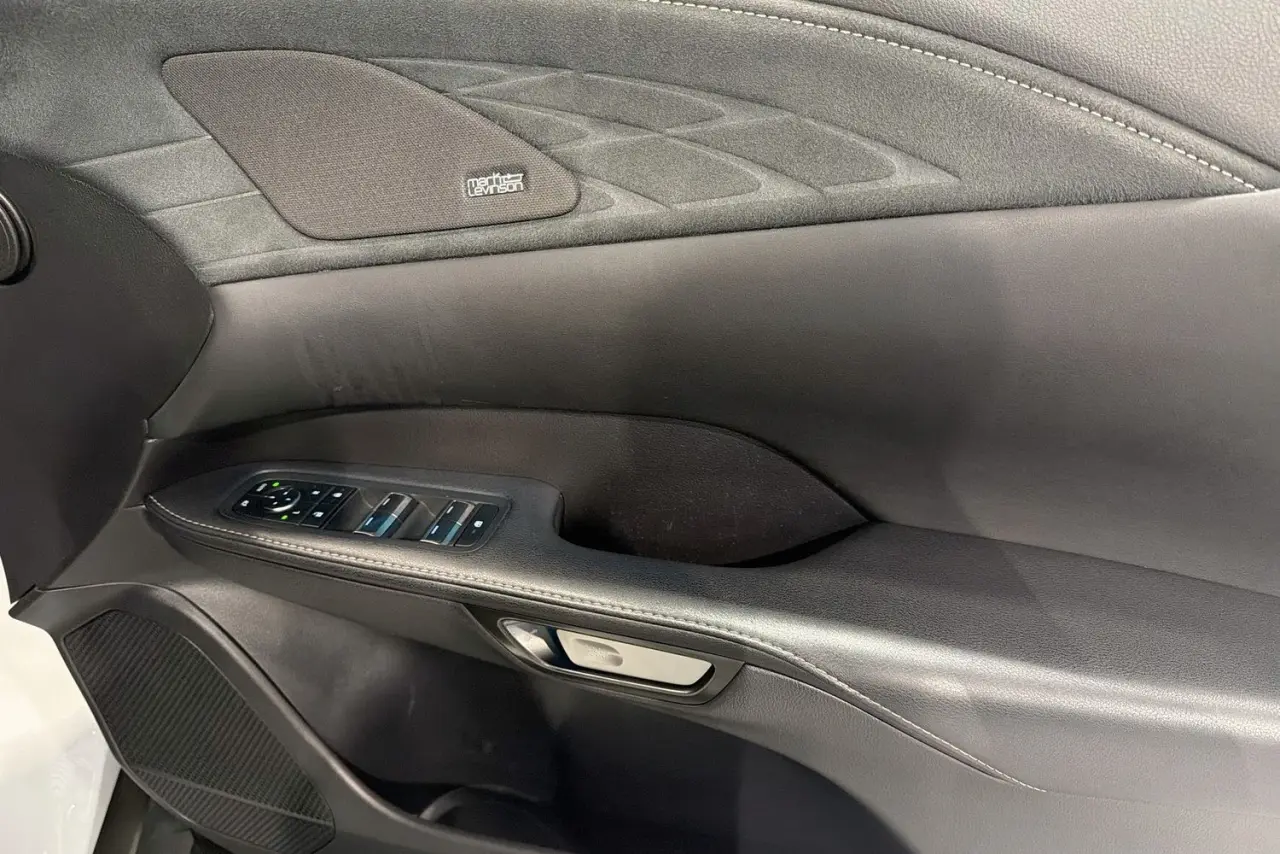 2023 Lexus RX Gallery Image 24