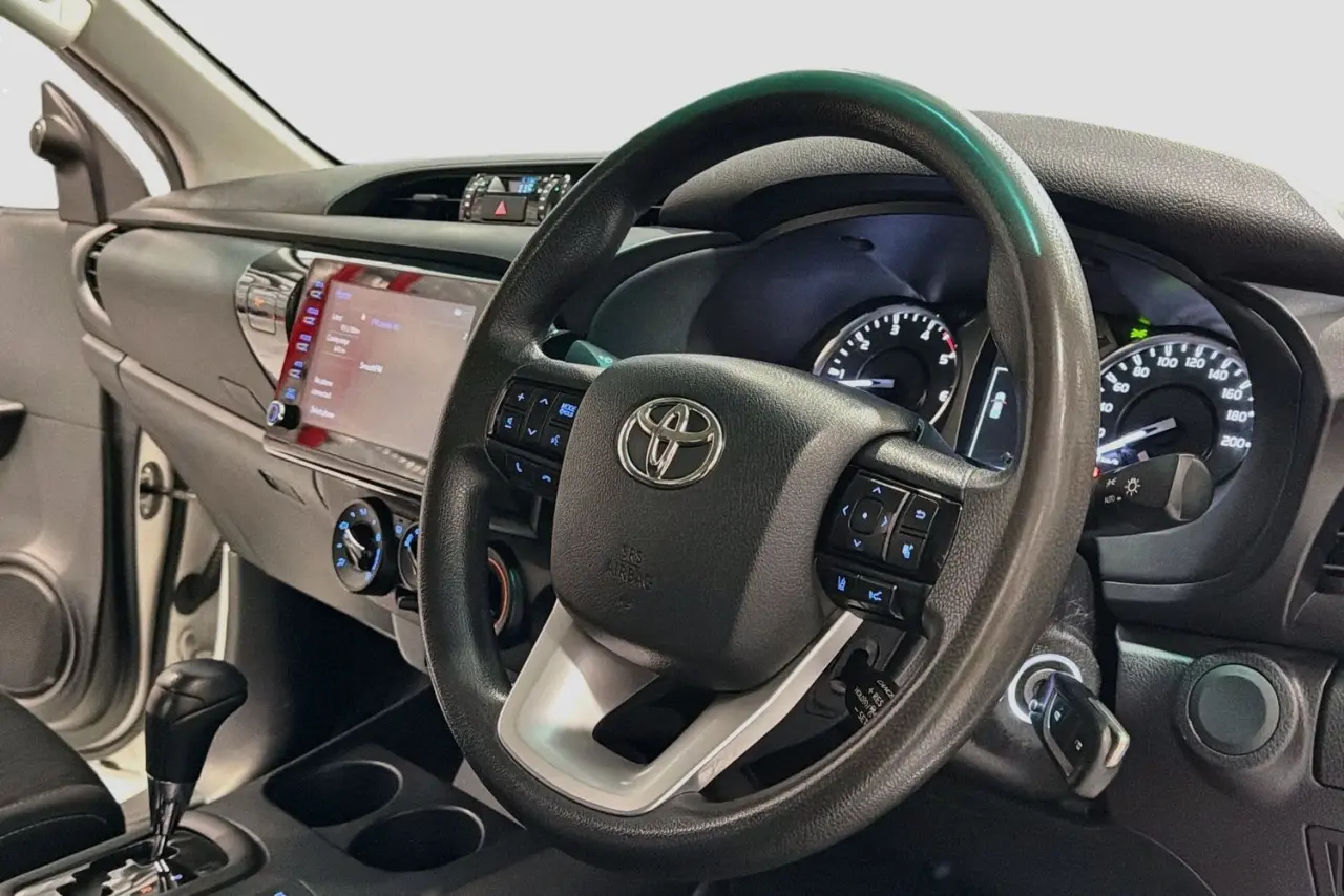 2022 Toyota Hilux Gallery Image 14