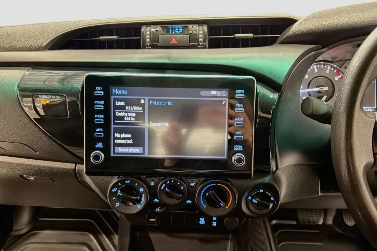 2022 Toyota Hilux Gallery Image 15