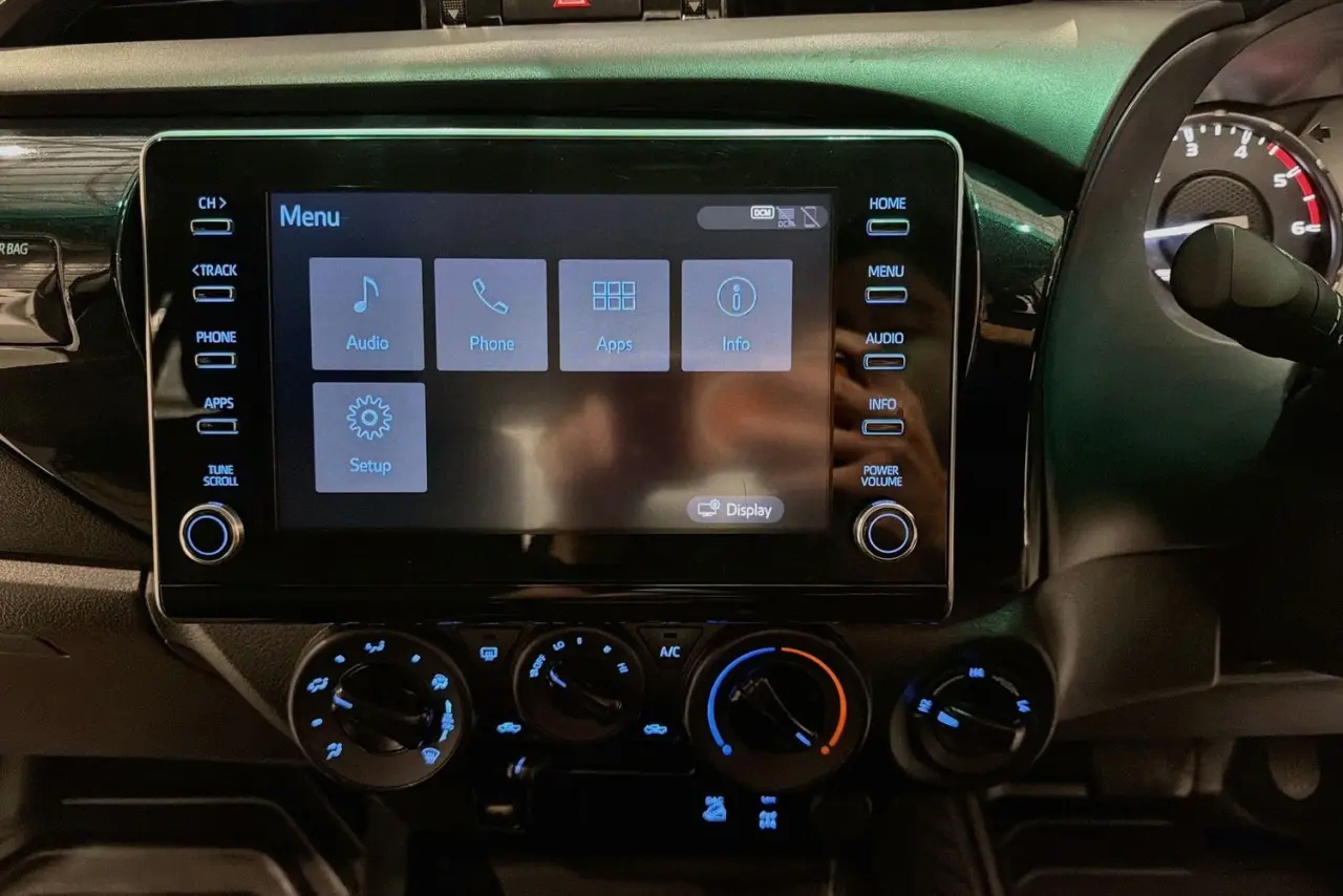2022 Toyota Hilux Gallery Image 17