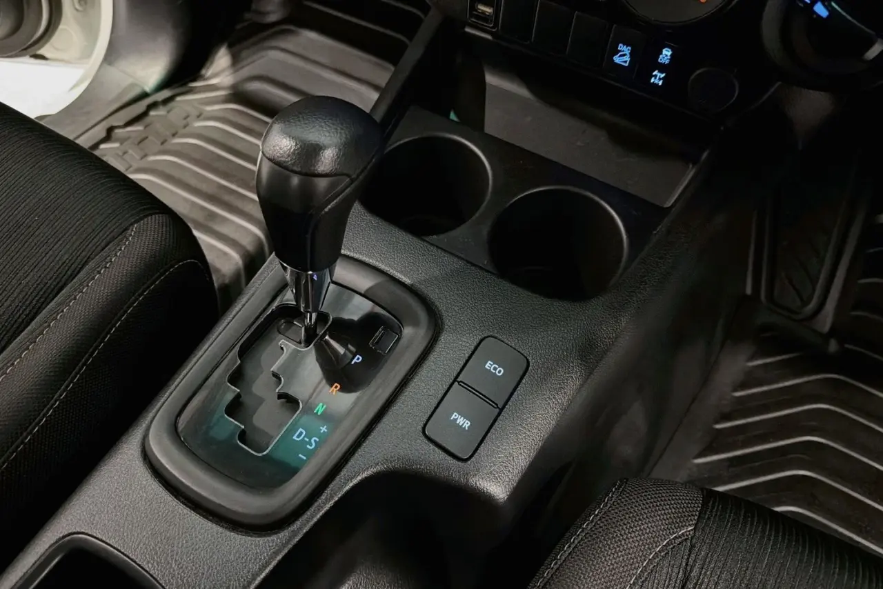 2022 Toyota Hilux Gallery Image 18