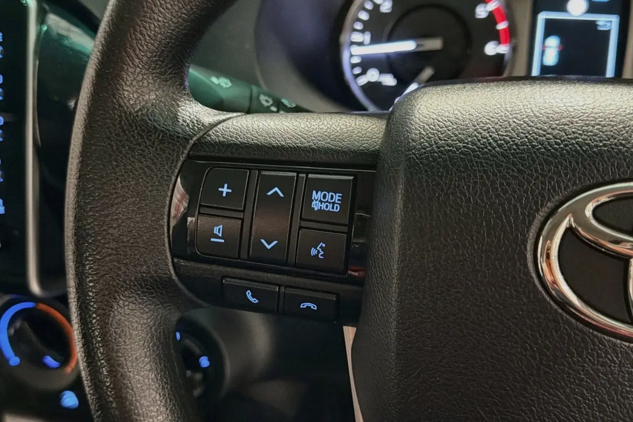 2022 Toyota Hilux Gallery Image 19