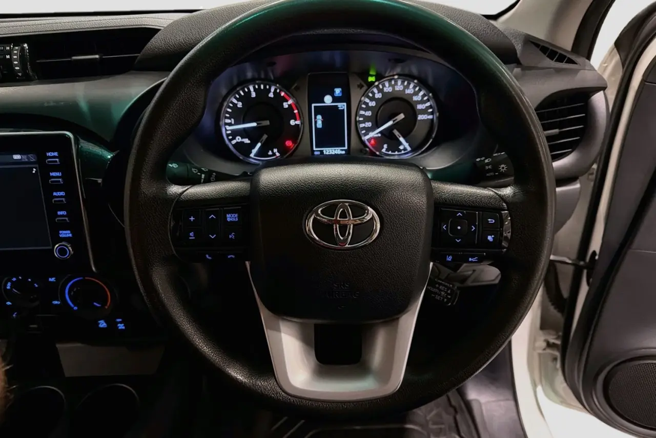 2022 Toyota Hilux Gallery Image 21