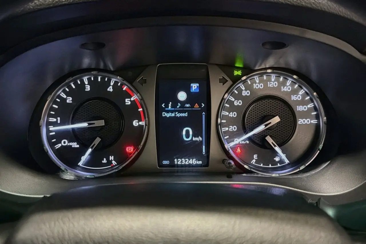 2022 Toyota Hilux Gallery Image 22