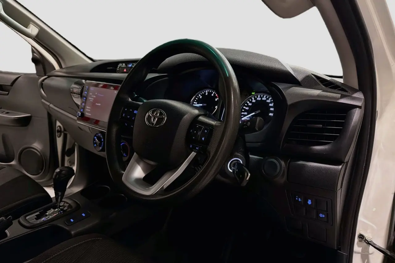 2022 Toyota Hilux Gallery Image 23
