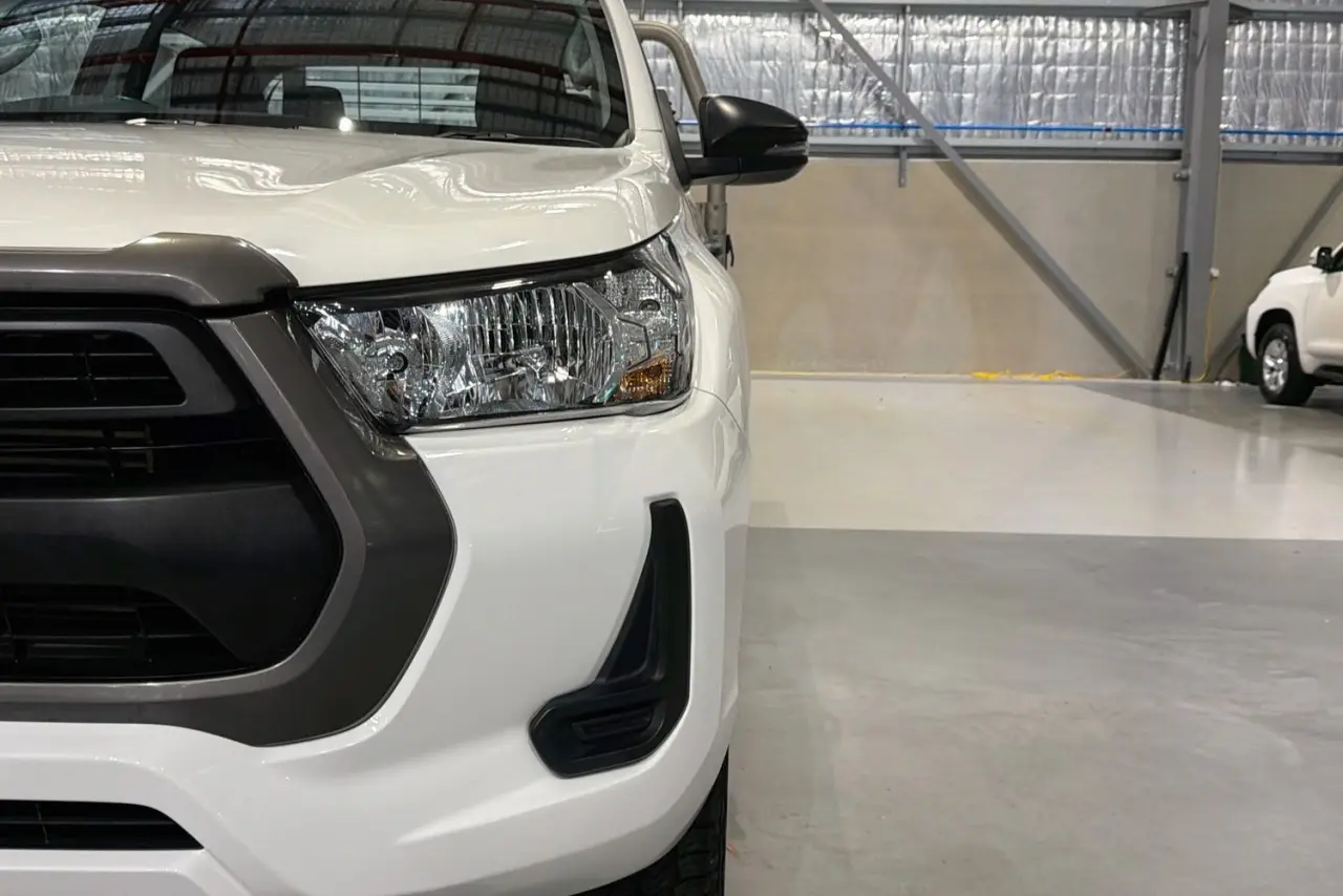 2022 Toyota Hilux Gallery Image 3