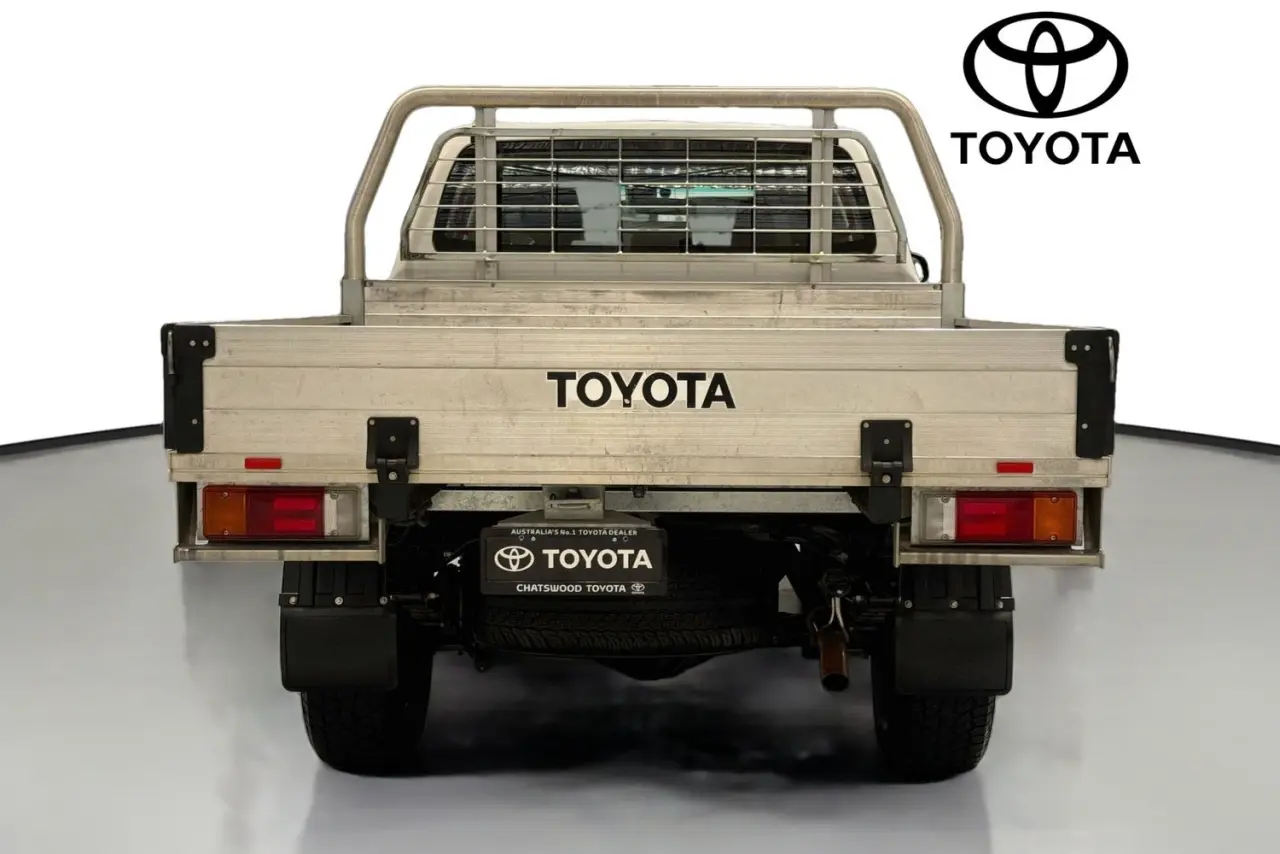 2022 Toyota Hilux Gallery Image 7