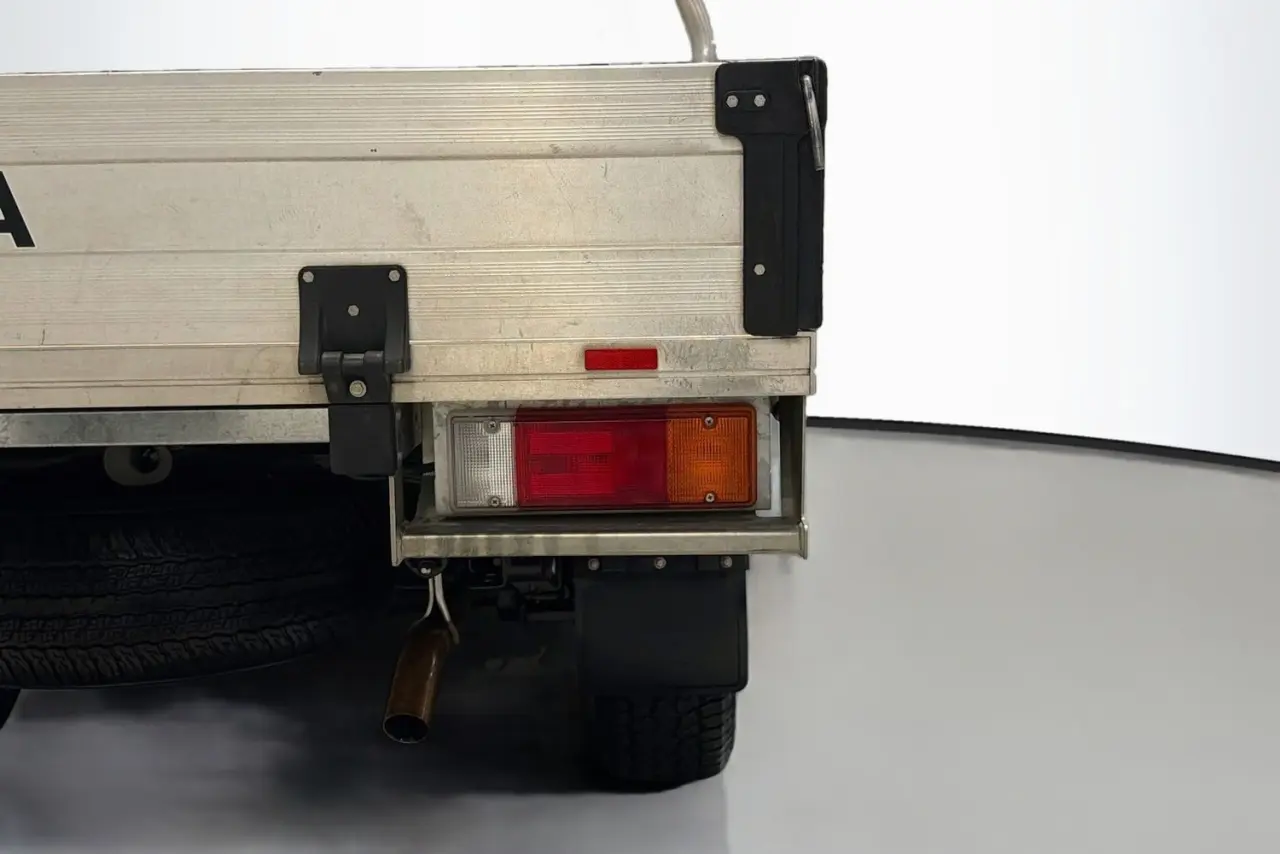 2022 Toyota Hilux Gallery Image 9
