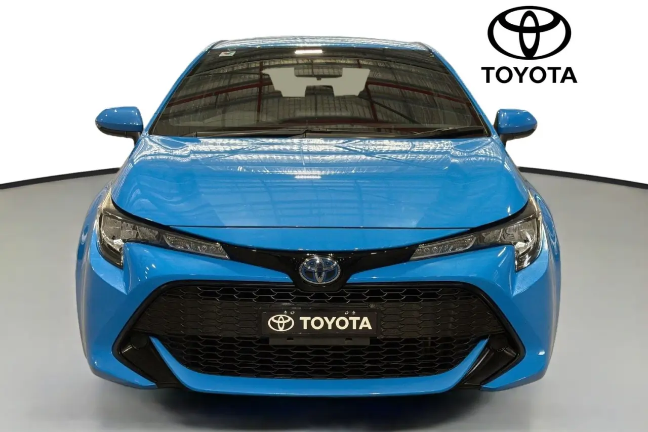 2021 Toyota Corolla Gallery Image 2