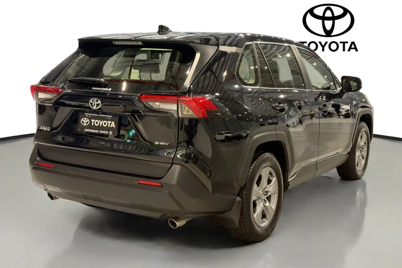 2025 Toyota RAV4 Gallery Image 10