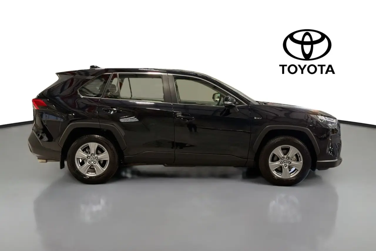 2025 Toyota RAV4 Gallery Image 11