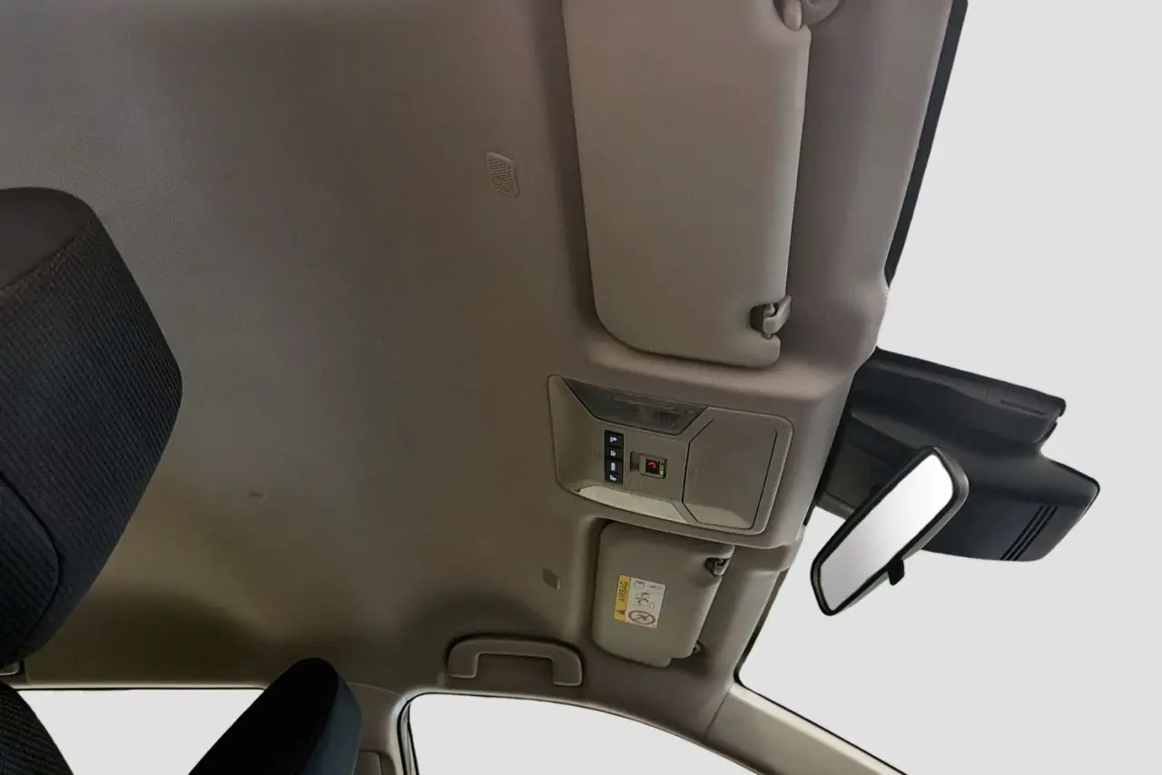 2025 Toyota RAV4 Gallery Image 12