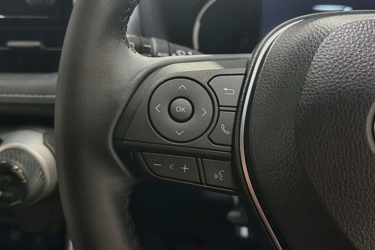 2025 Toyota RAV4 Gallery Image 19