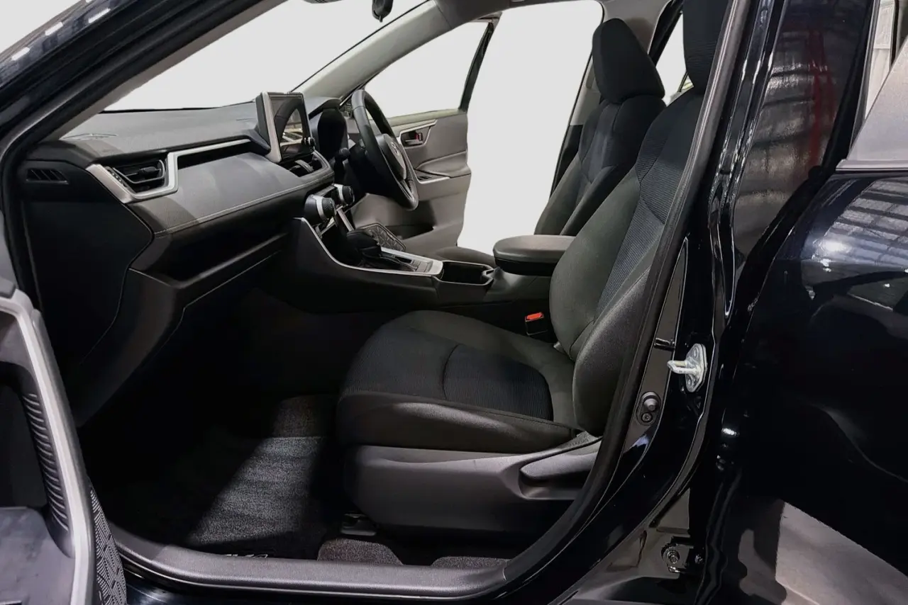 2025 Toyota RAV4 Gallery Image 25