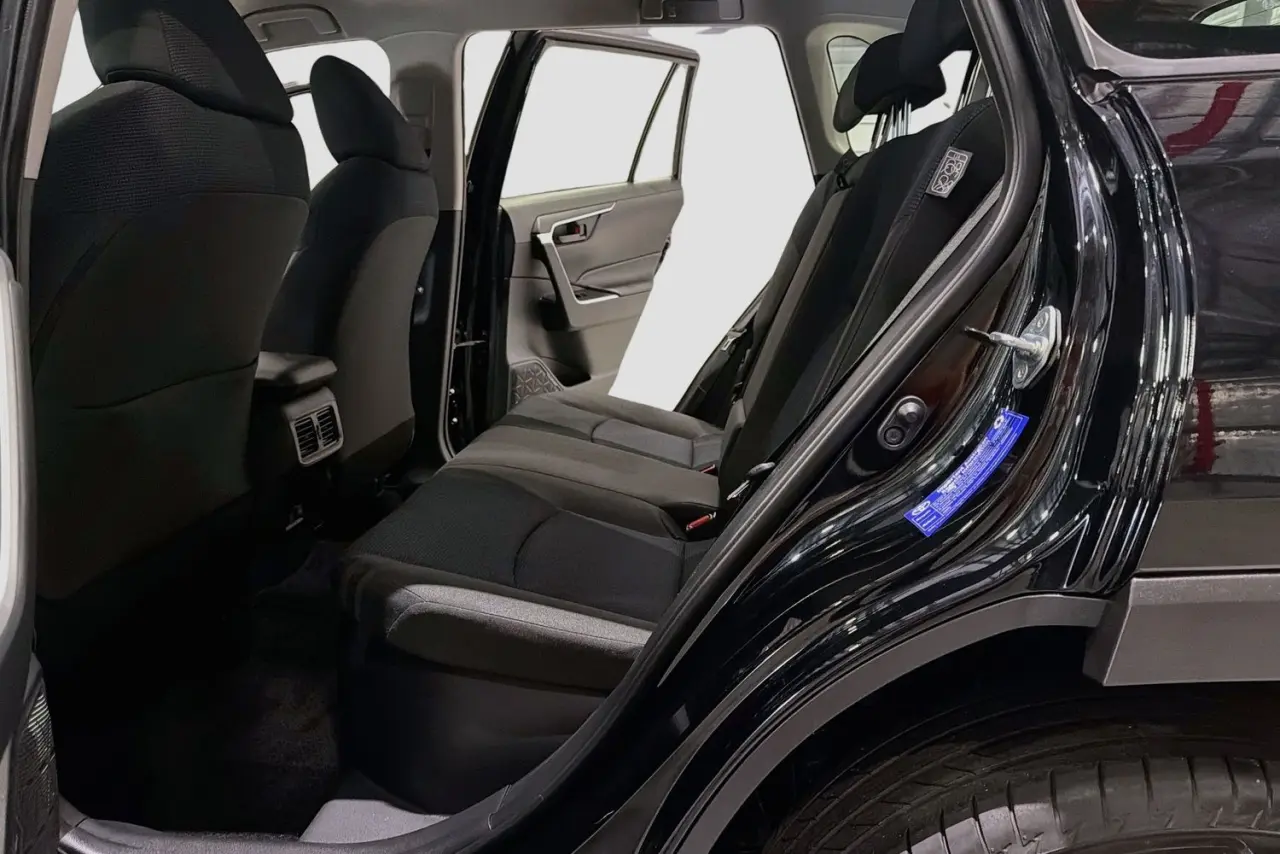 2025 Toyota RAV4 Gallery Image 26