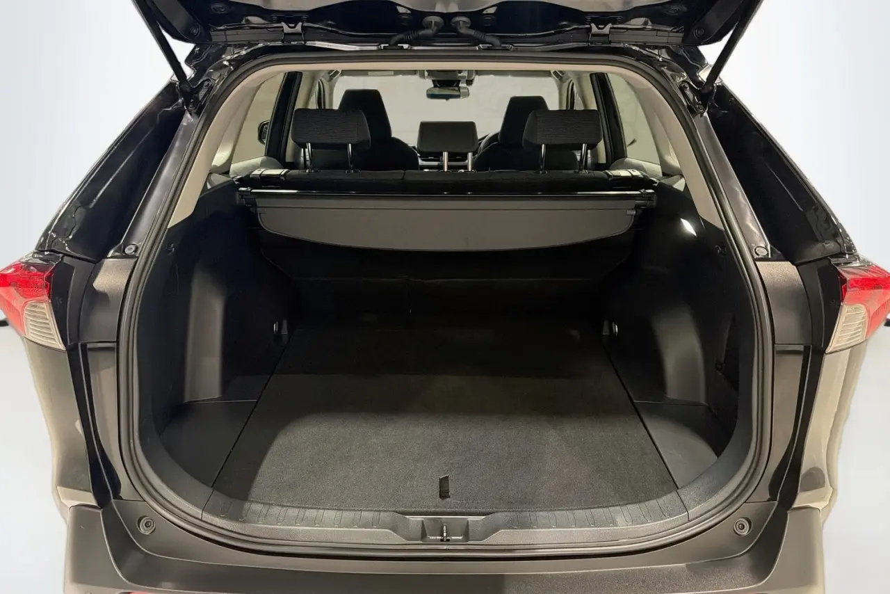 2025 Toyota RAV4 Gallery Image 27