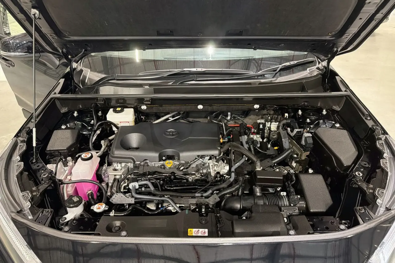 2025 Toyota RAV4 Gallery Image 29
