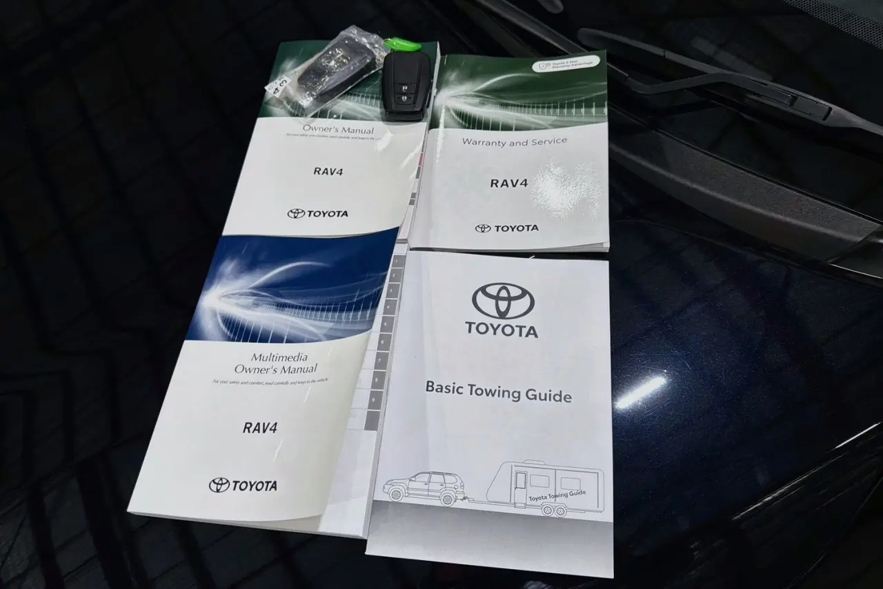 2025 Toyota RAV4 Gallery Image 30