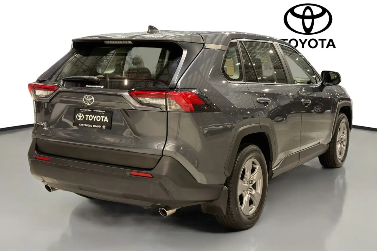 2022 Toyota RAV4 Gallery Image 10