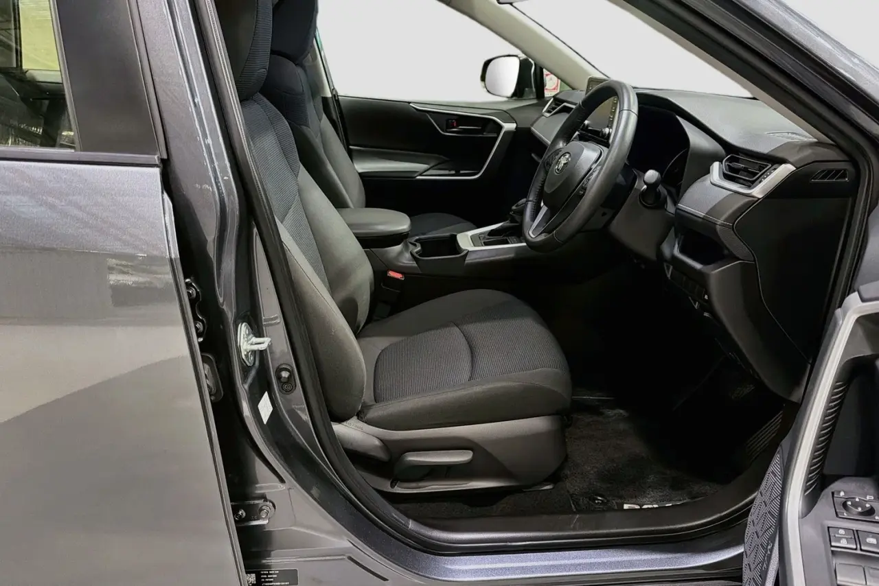 2022 Toyota RAV4 Gallery Image 13