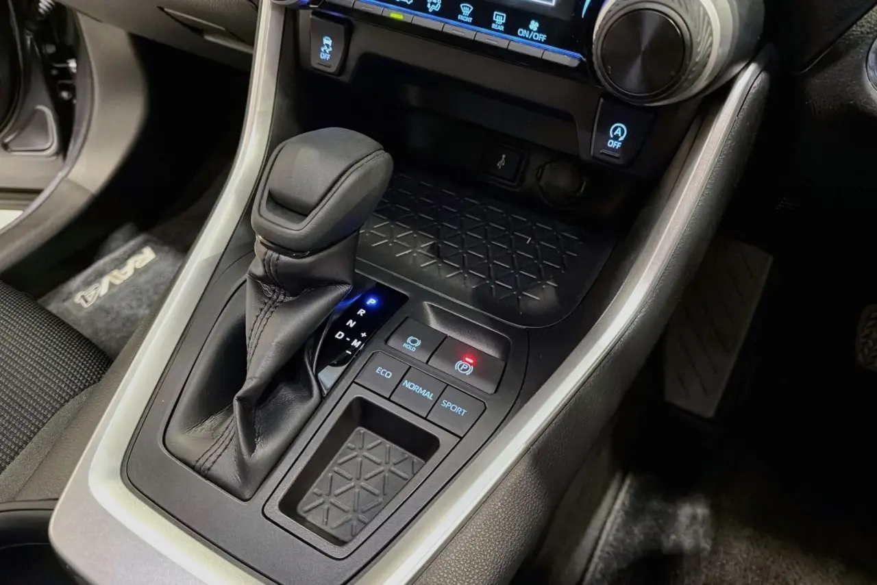 2022 Toyota RAV4 Gallery Image 18