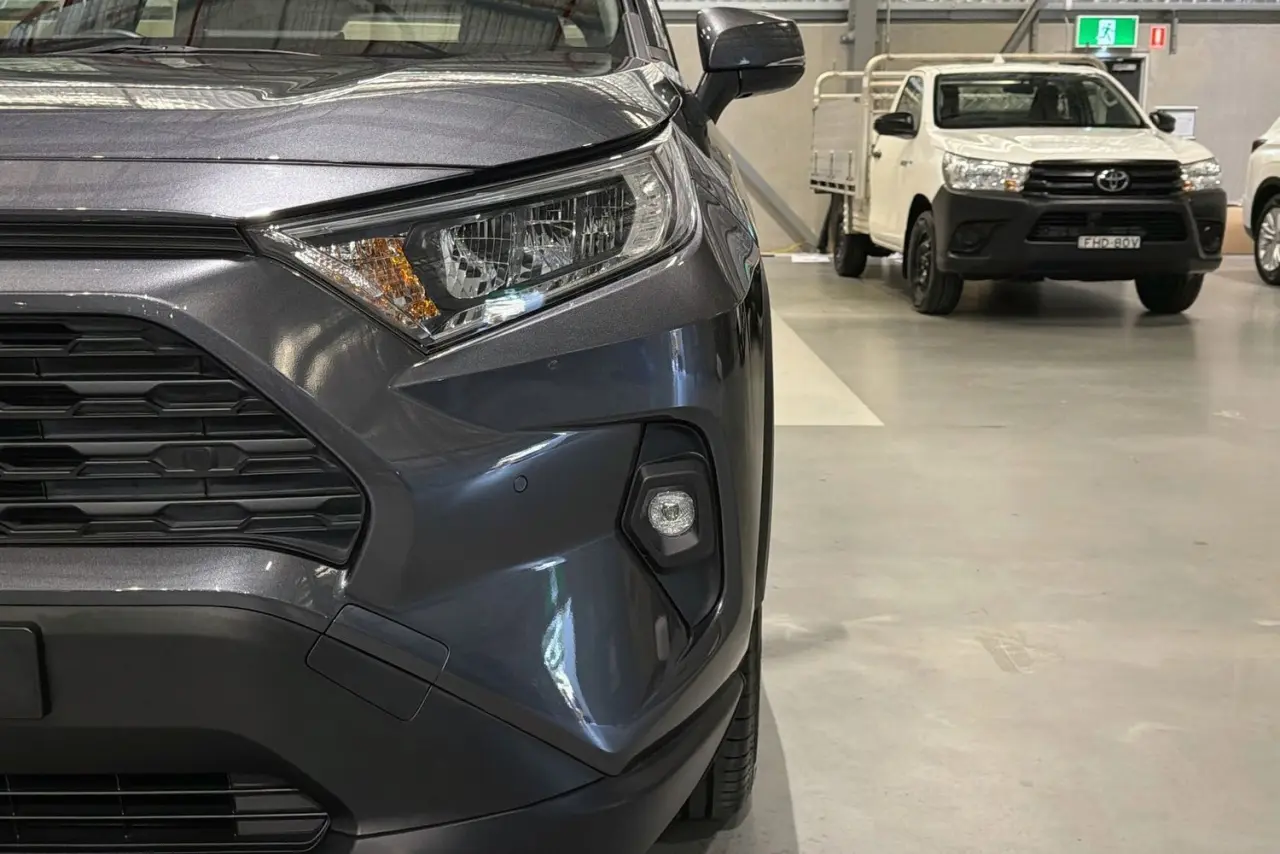 2022 Toyota RAV4 Gallery Image 3