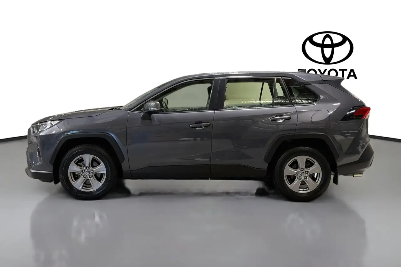 2022 Toyota RAV4 Gallery Image 5
