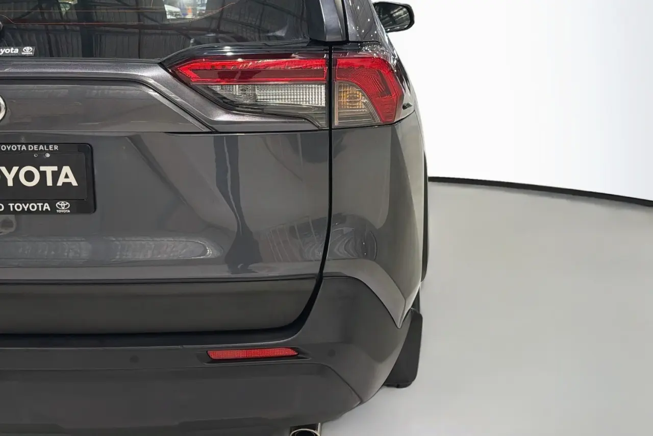 2022 Toyota RAV4 Gallery Image 9
