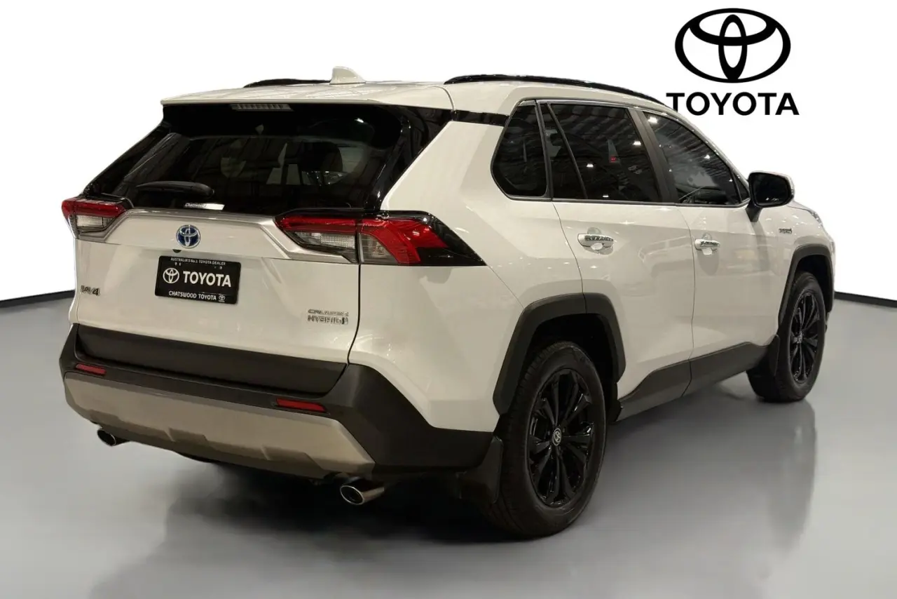 2024 Toyota RAV4 Gallery Image 10