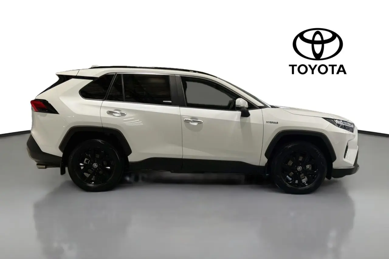 2024 Toyota RAV4 Gallery Image 11