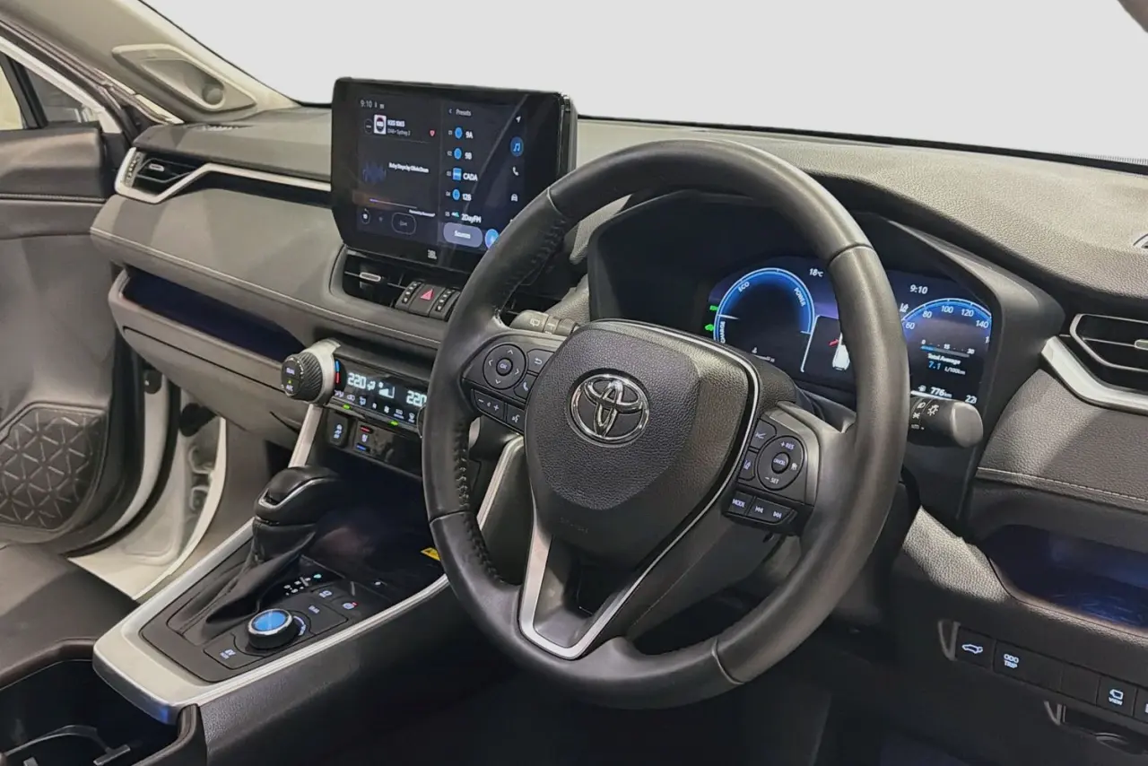 2024 Toyota RAV4 Gallery Image 14