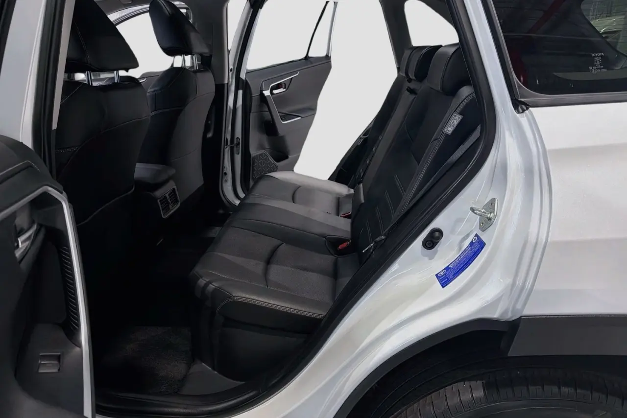 2024 Toyota RAV4 Gallery Image 26