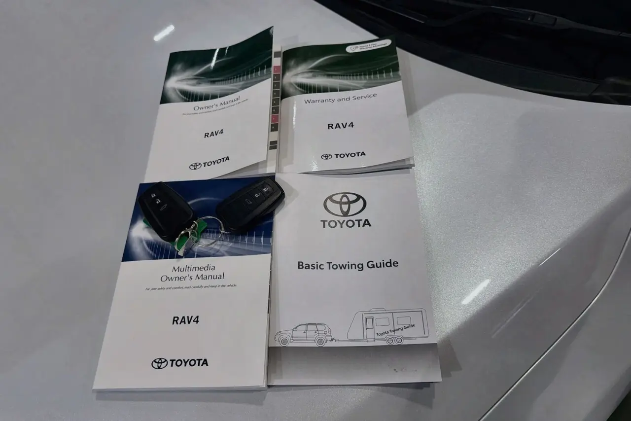 2024 Toyota RAV4 Gallery Image 30