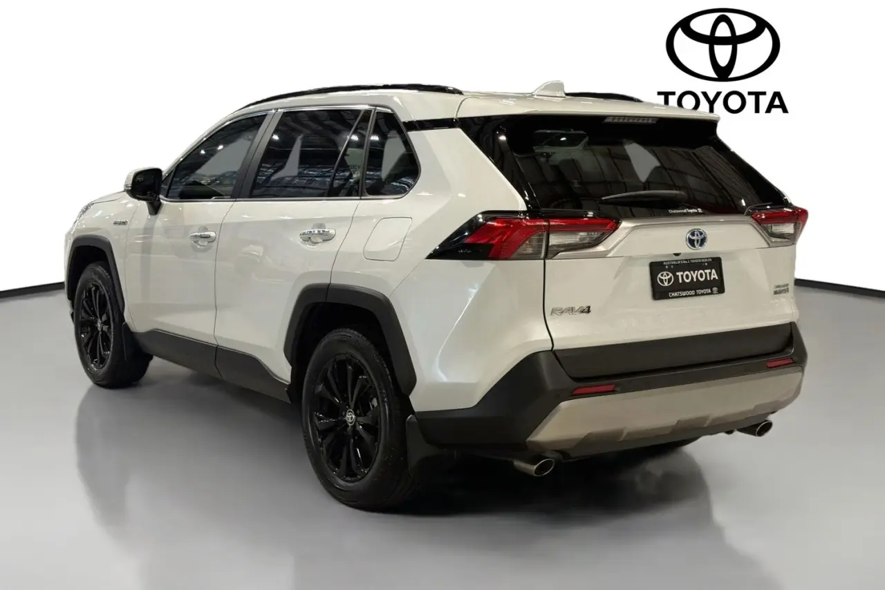 2024 Toyota RAV4 Gallery Image 6