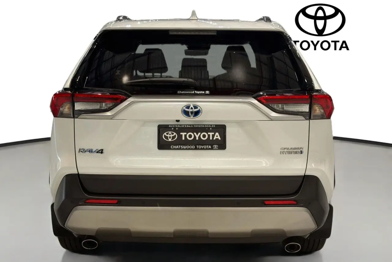 2024 Toyota RAV4 Gallery Image 7