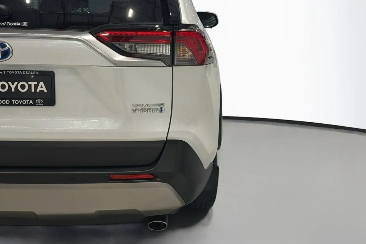 2024 Toyota RAV4 Gallery Image 9
