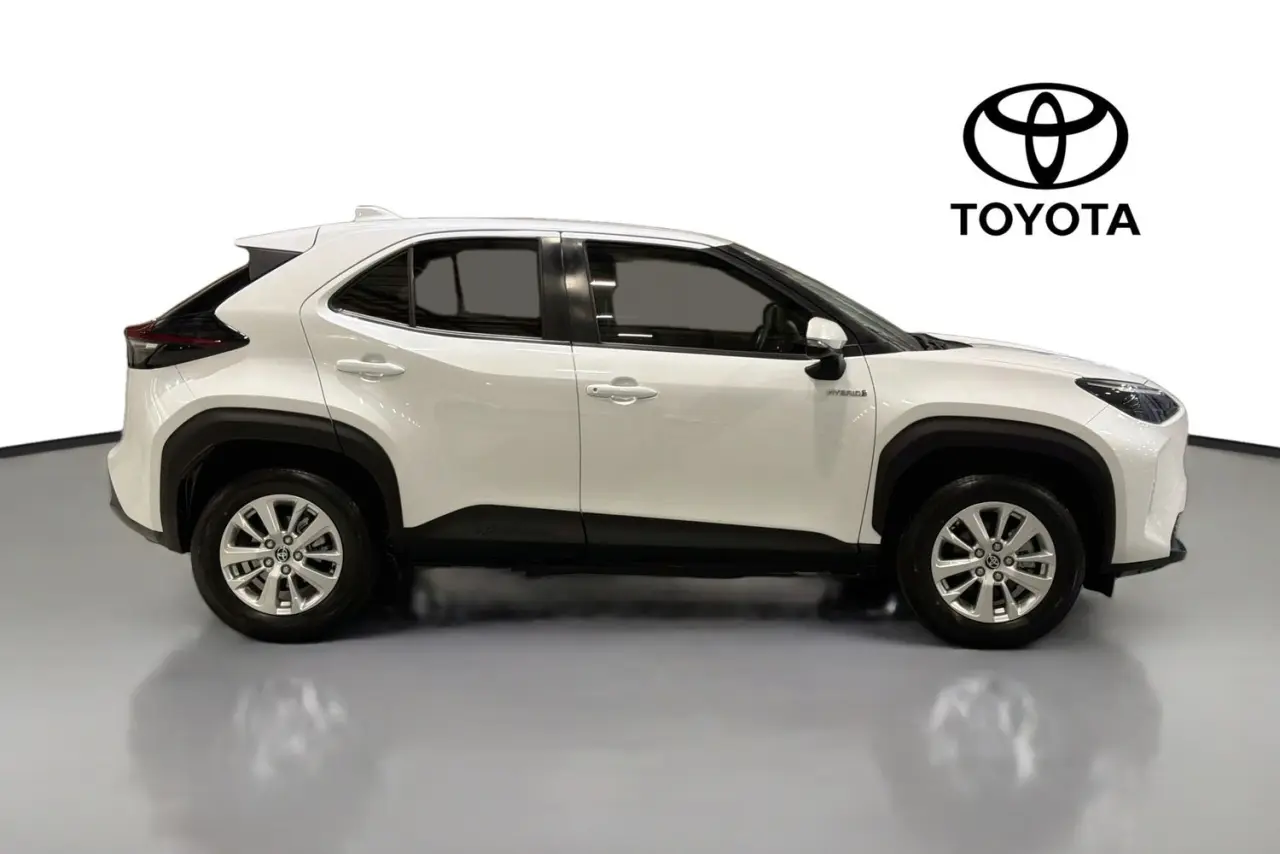 2023 Toyota Yaris Cross Gallery Image 11