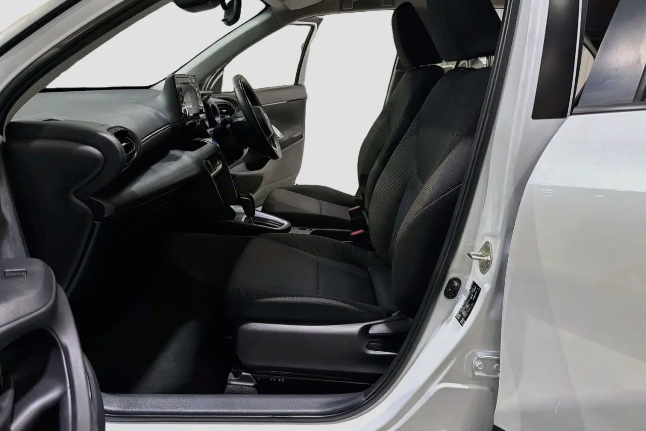 2023 Toyota Yaris Cross Gallery Image 25