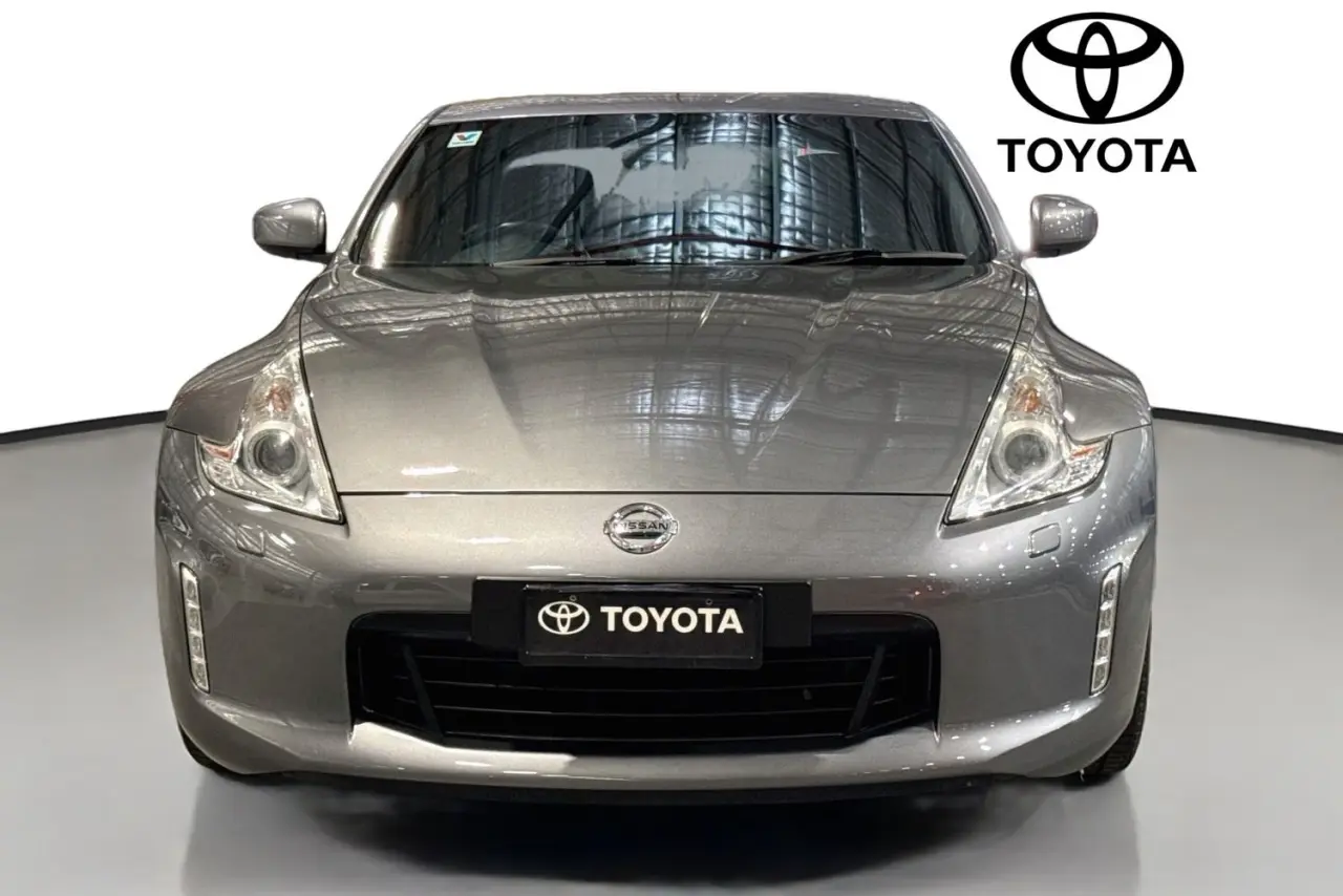 2016 Nissan 370Z Gallery Image 2